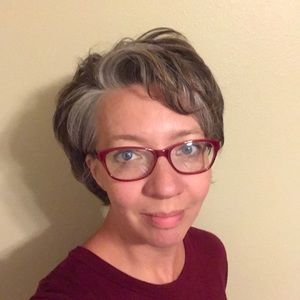 Meet your Posher, Angie